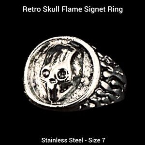 NEW - Polished Silver Retro Skull Flame Signet Ring - Size 7